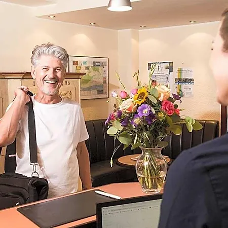 Traube Ruedesheim 4* شفيتزينجين